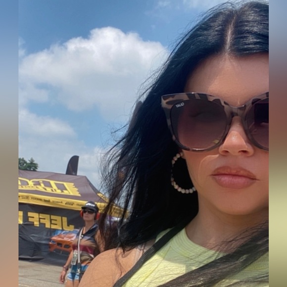 Meet your Posher, Stephanie - Picture 1 of 1